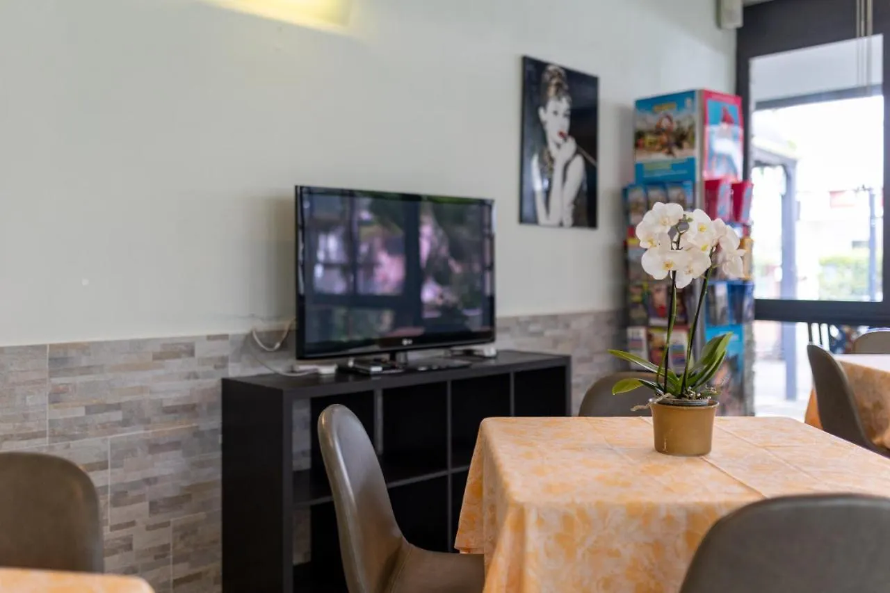 Hotel Villa Merope Rimini 3*,